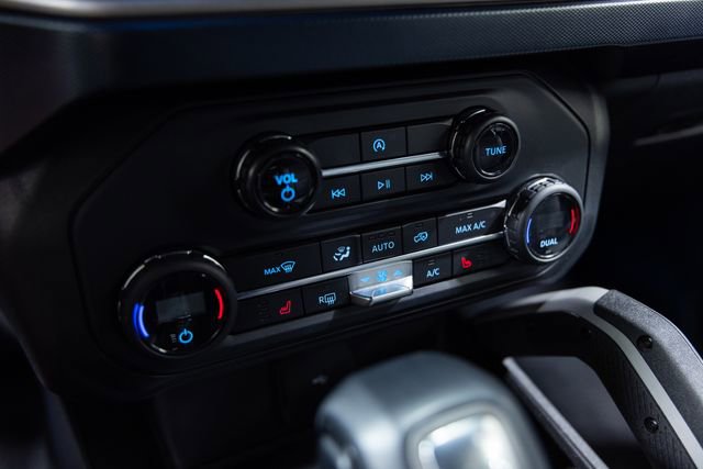 Used 2023 Ford Bronco Outer Banks image 17