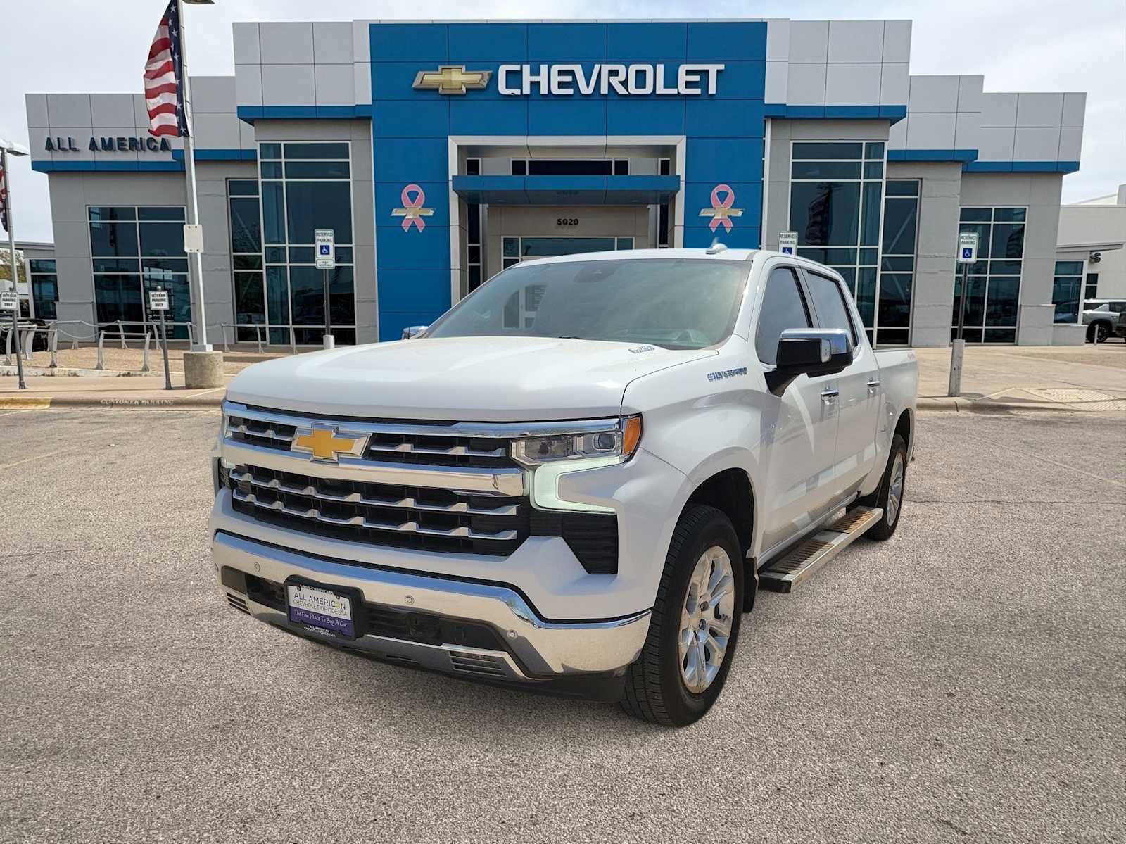 Used 2023 Chevrolet Silverado 1500 LTZ w/ Technology Package image 2