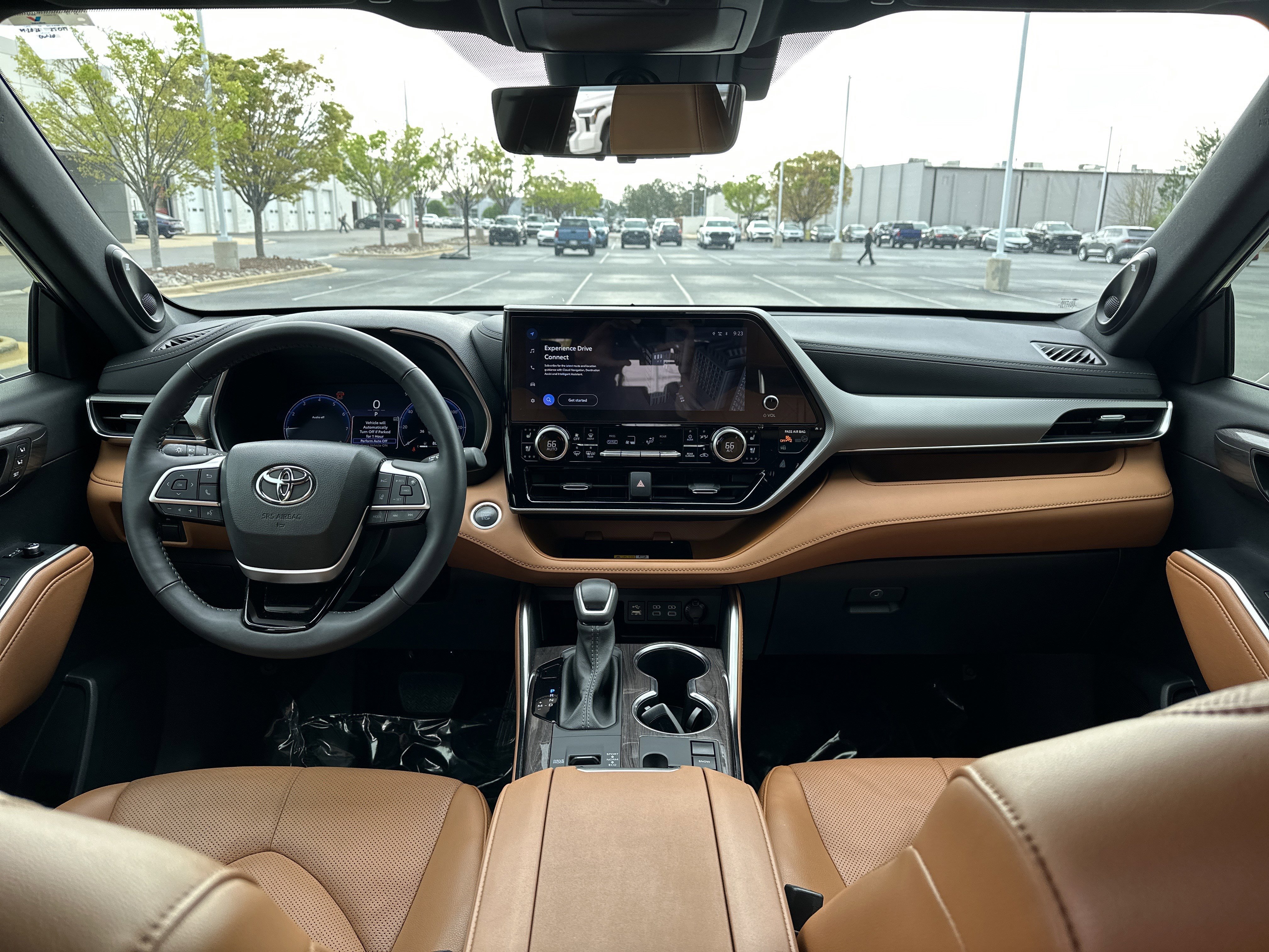 Used 2024 Toyota Highlander Platinum image 32