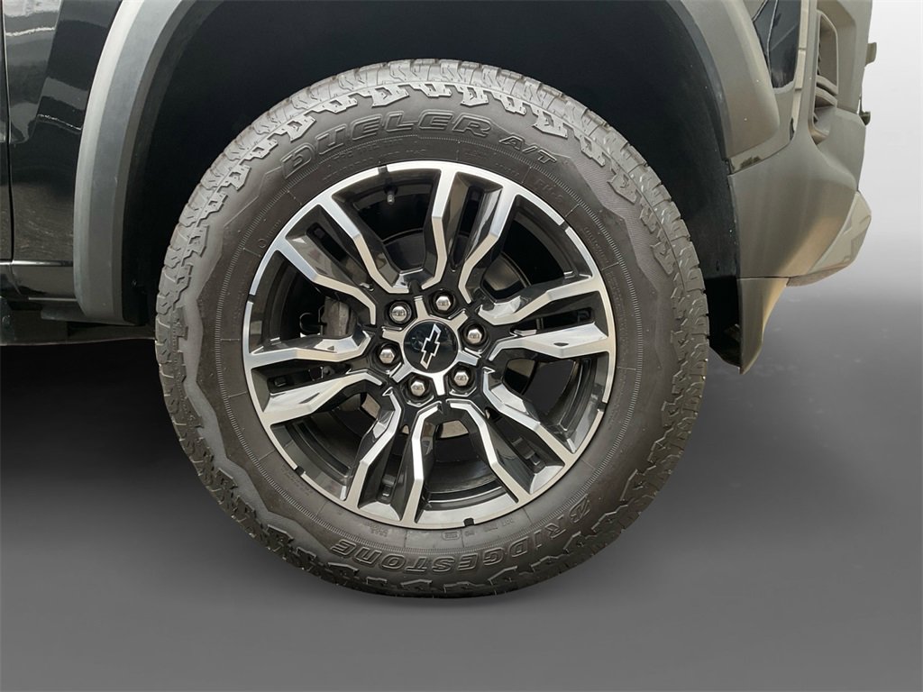Used 2024 Chevrolet Colorado Trail Boss w/ LPO, Dark Essentials Package image 16
