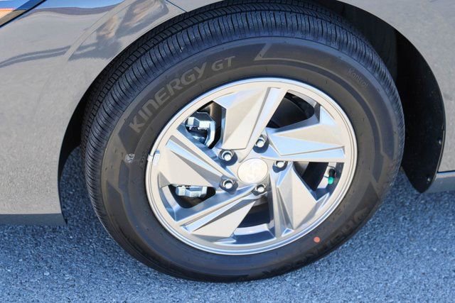 New 2026 Hyundai Elantra SE image 7