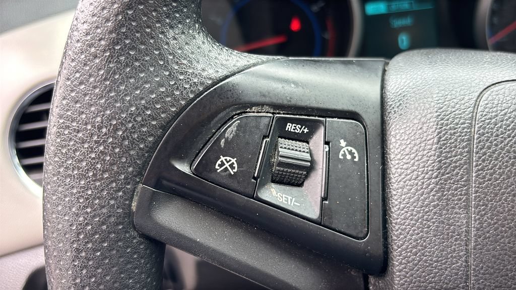 Used 2015 Chevrolet Cruze LT FWD image 15