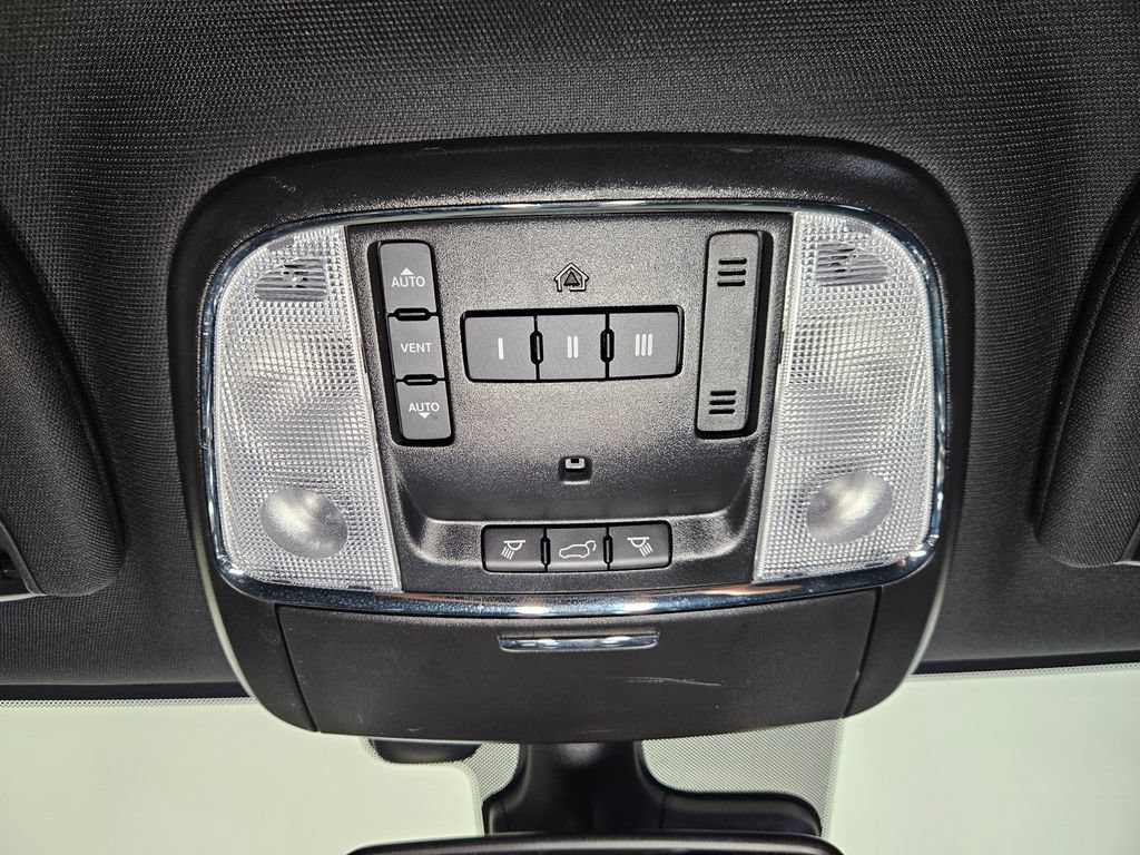 Used 2021 Jeep Grand Cherokee Altitude AWD/4WD image 15