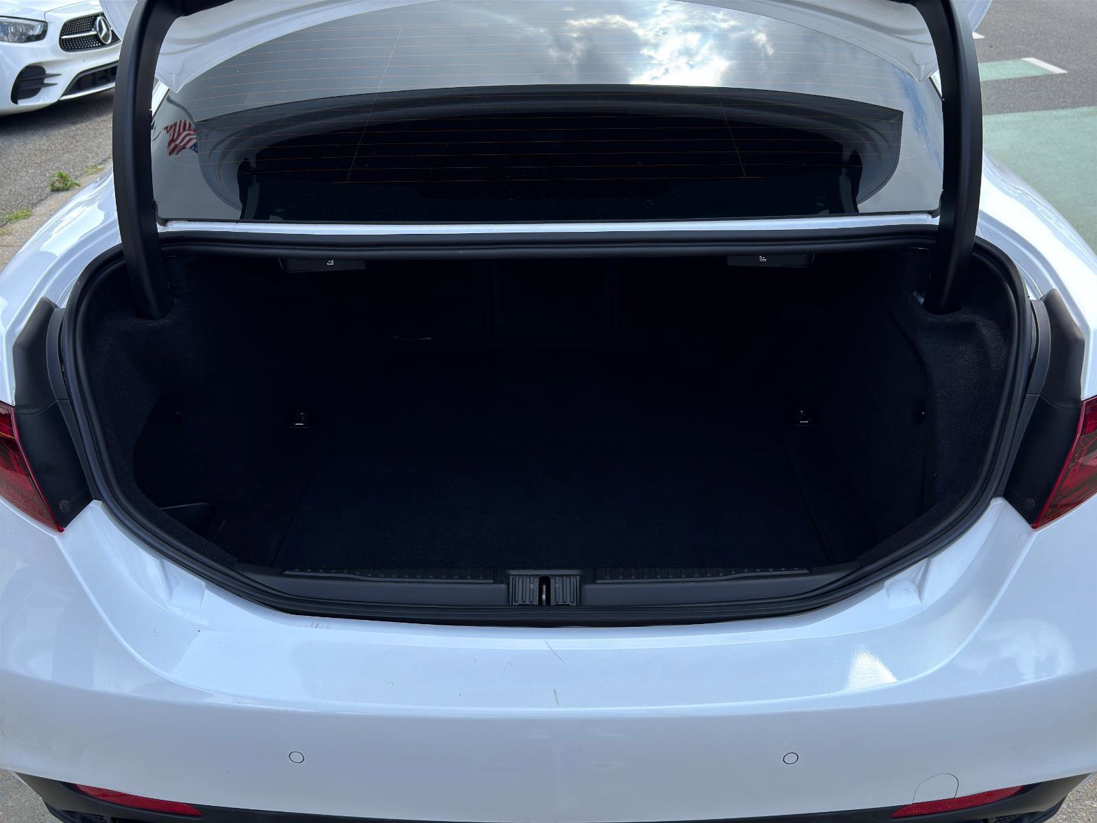 Used 2023 Alfa Romeo Giulia Veloce image 8