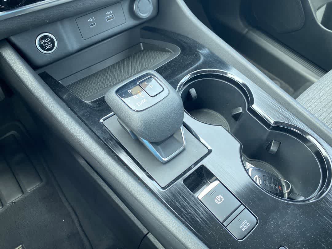Used 2023 Nissan Rogue SV FWD image 19