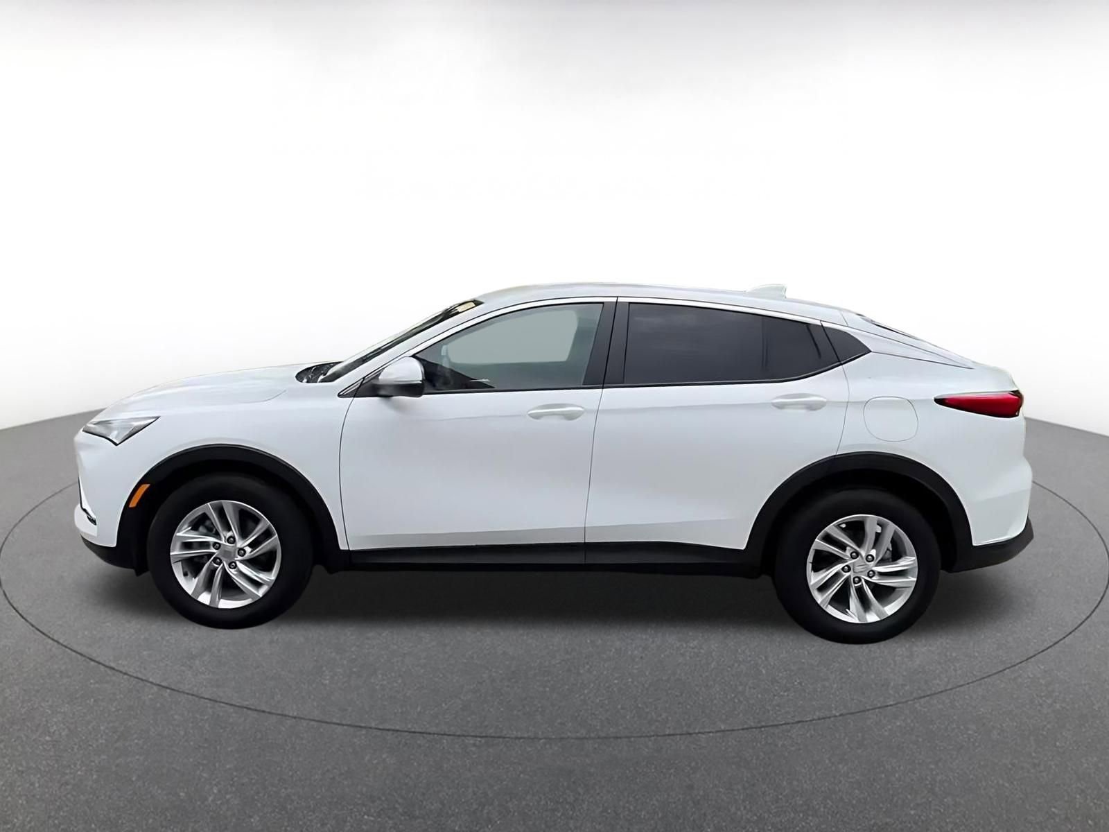 Used 2025 Buick Envista Preferred FWD image 9
