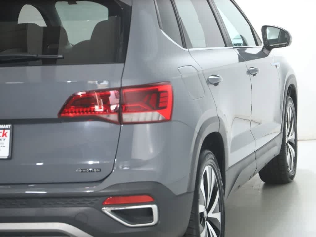 Certified 2023 Volkswagen Taos SE w/ Panoramic Sunroof Package AWD/4WD image 45