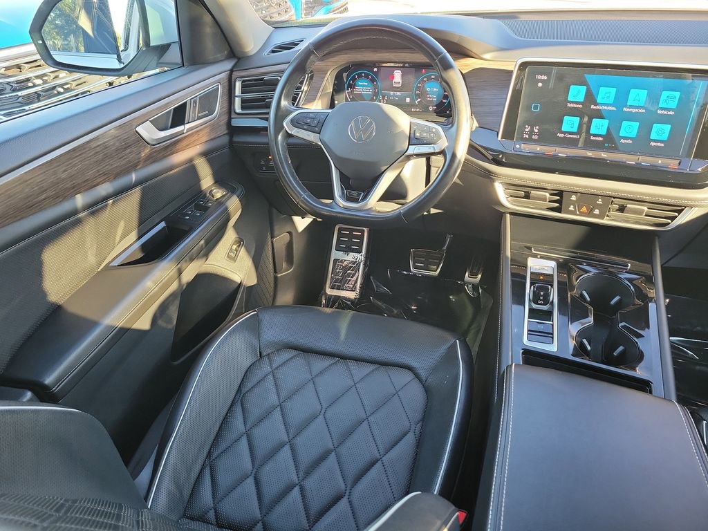 Certified 2024 Volkswagen Atlas SEL Premium R-Line image 10