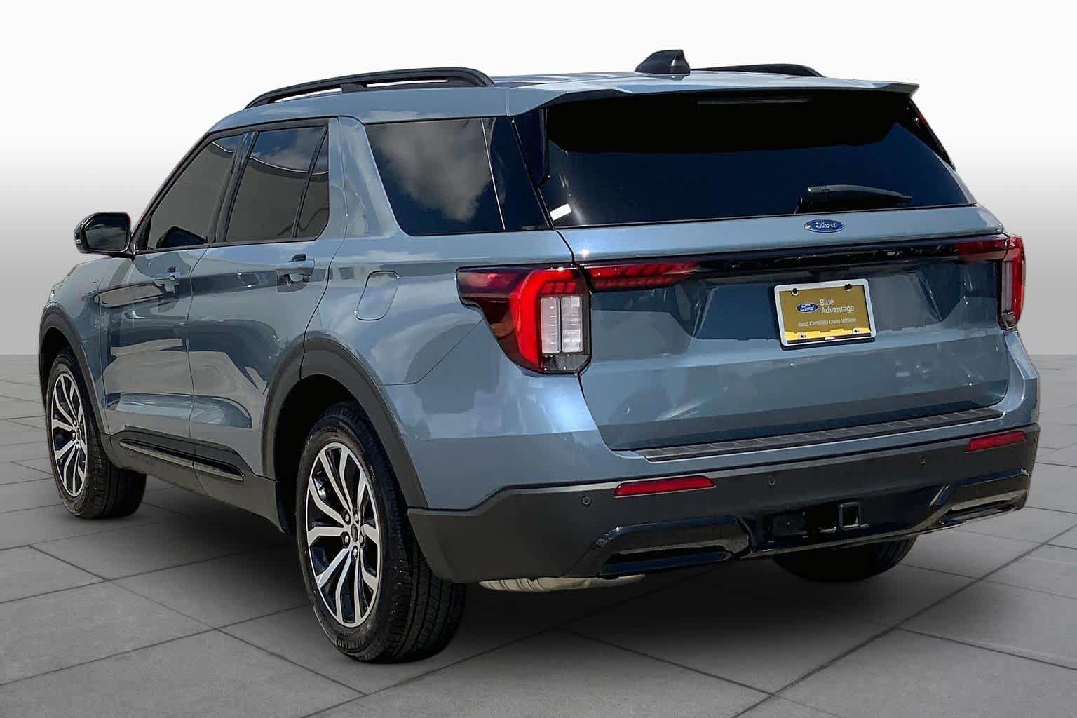 Certified 2025 Ford Explorer ST-Line RWD image 12