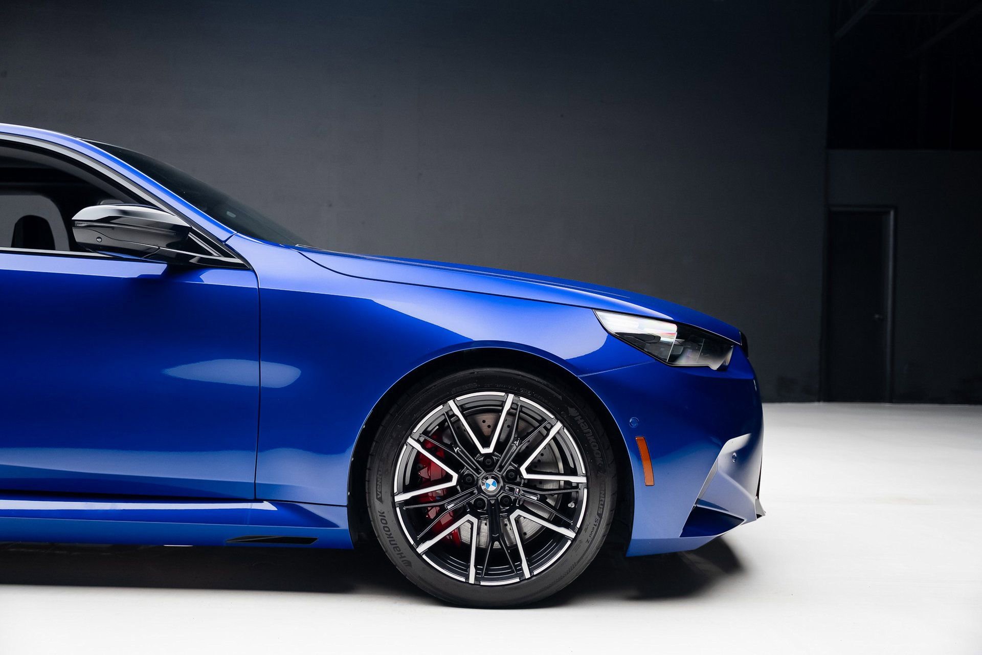 Used 2025 BMW M5 image 40