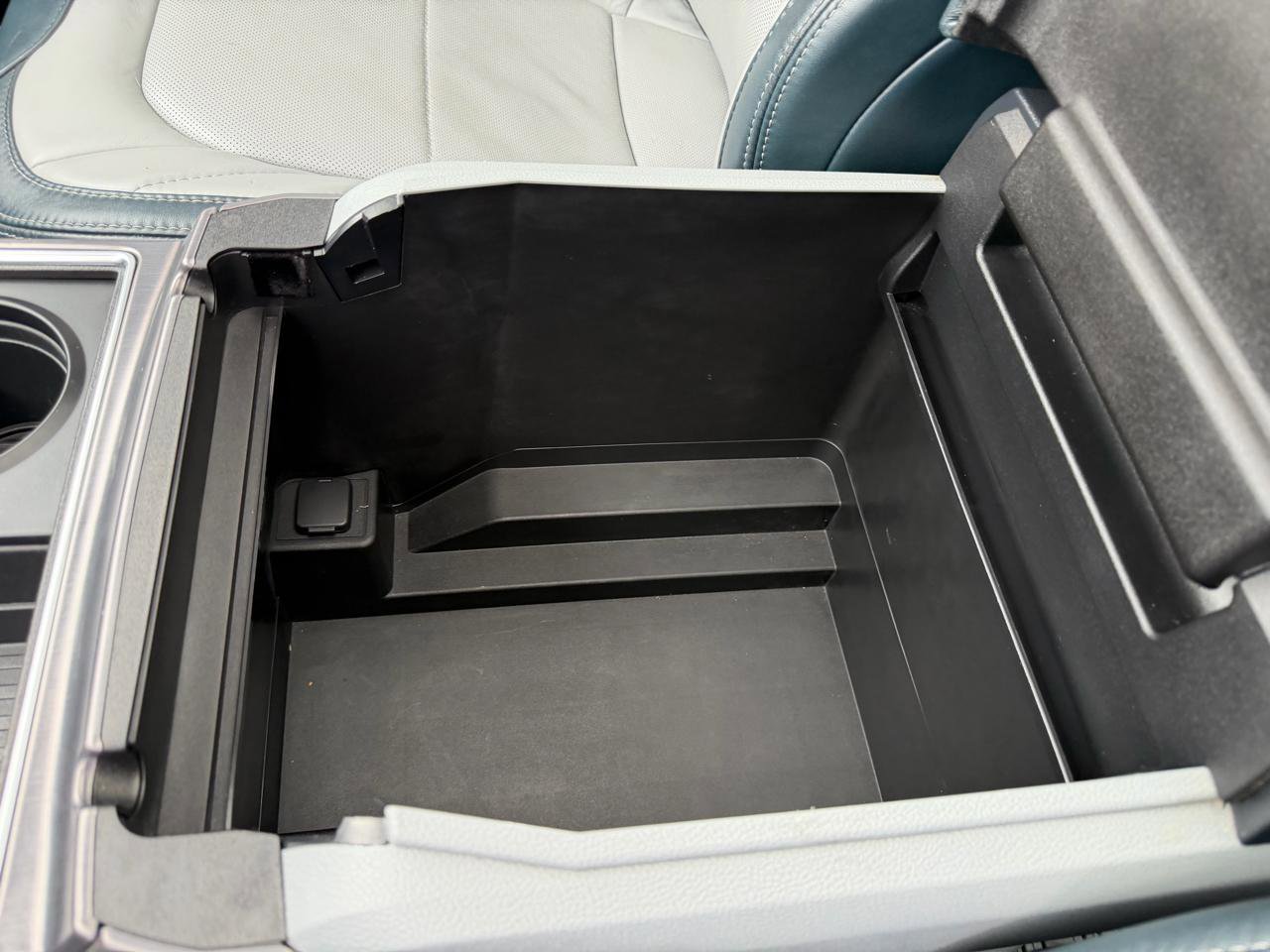 Used 2022 Ford F350 Limited image 35