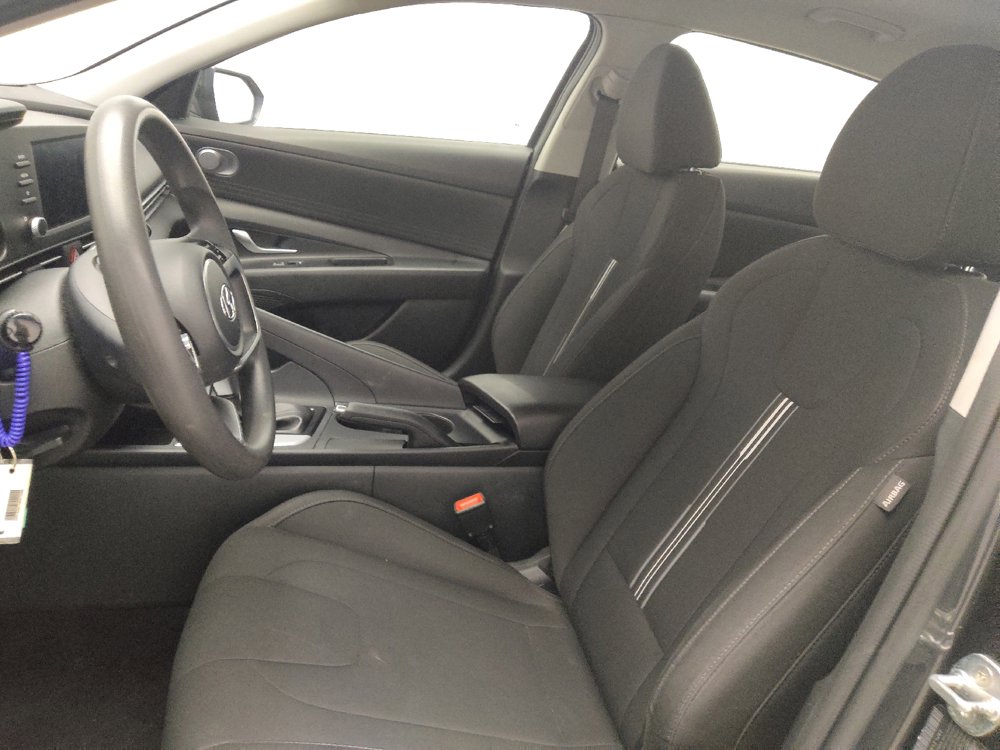 Used 2021 Hyundai Elantra SEL FWD image 17