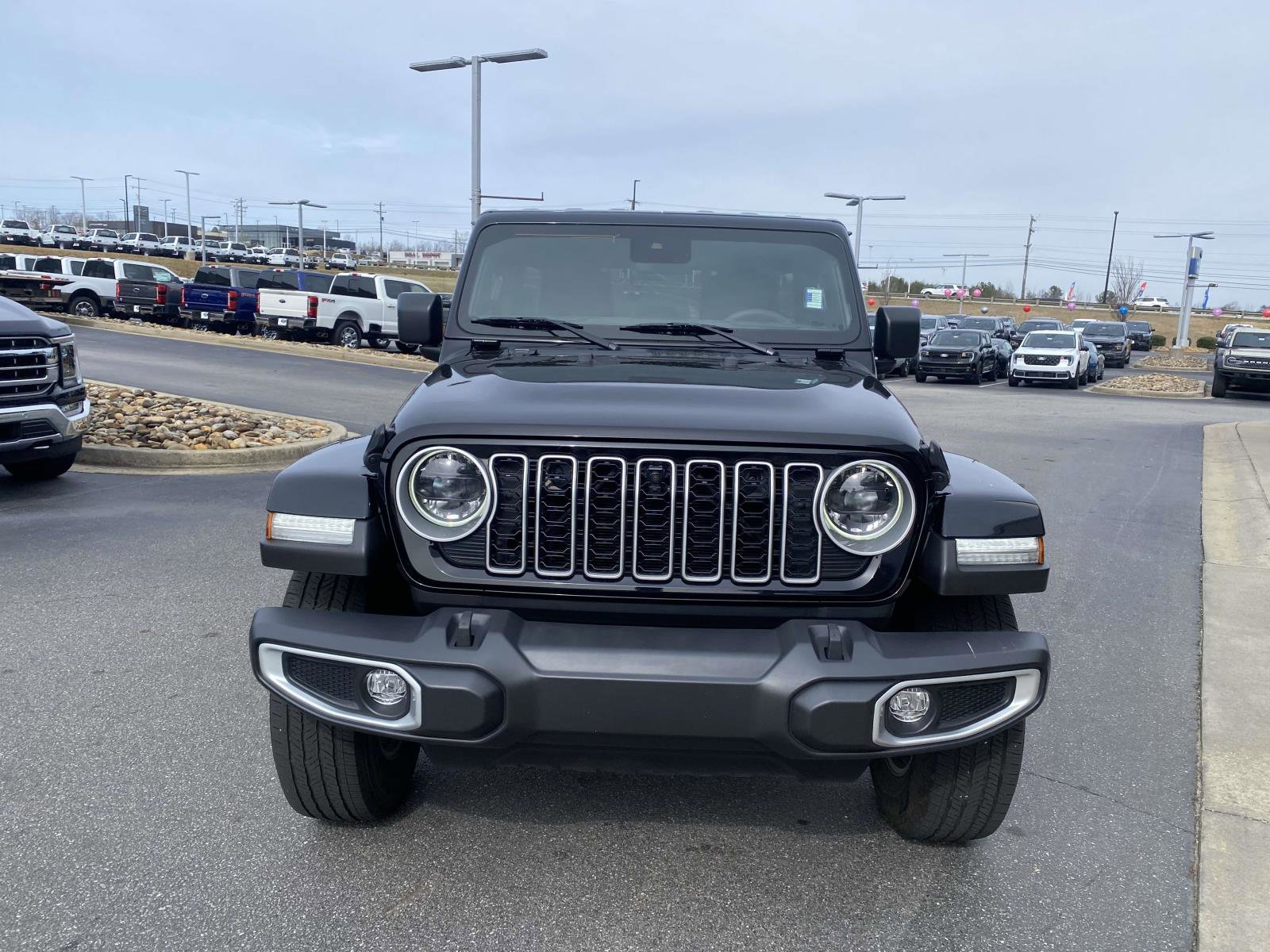 Used 2024 Jeep Wrangler Unlimited Sahara w/ Technology Group video 2