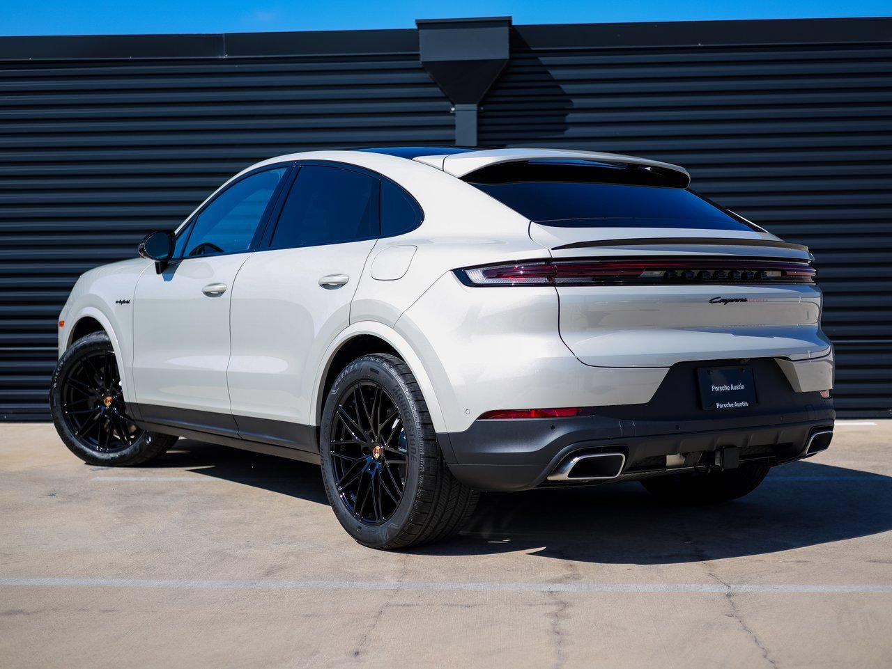 New 2026 Porsche Cayenne E-Hybrid Coupe AWD/4WD image 3