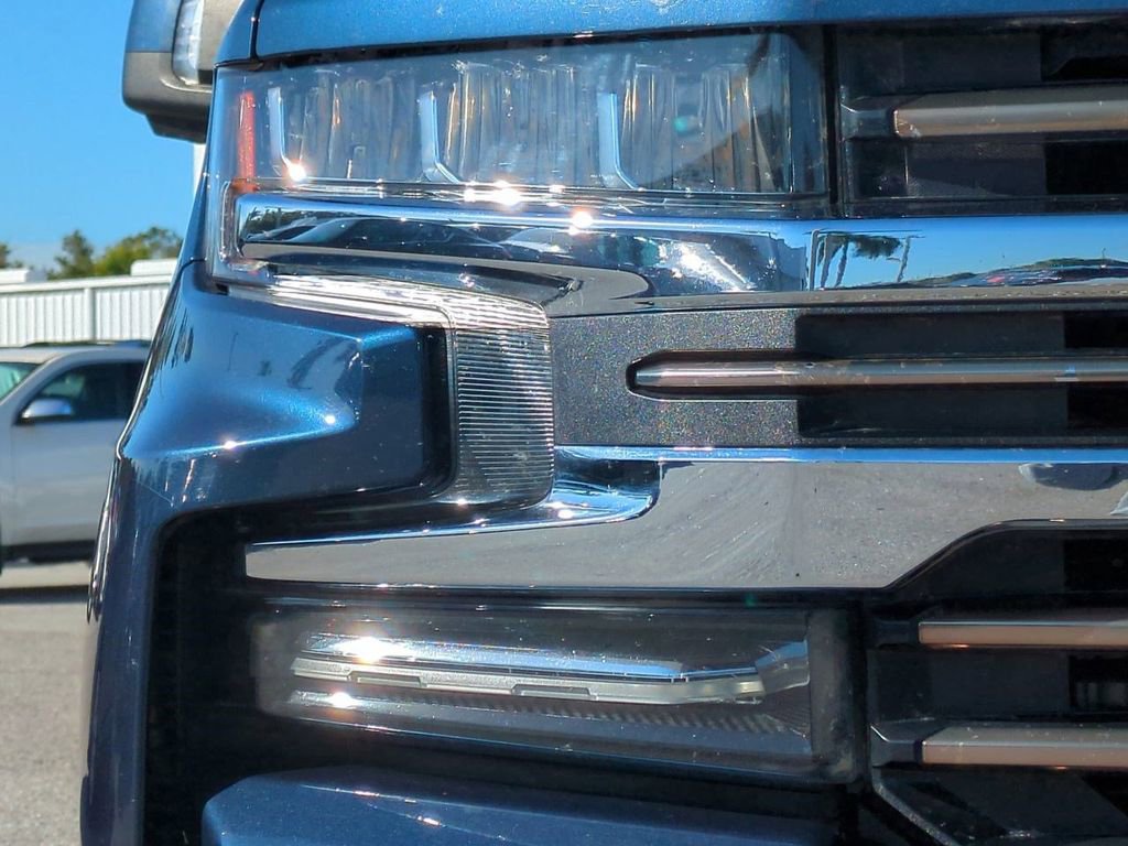 Used 2019 Chevrolet Silverado 1500 High Country w/ Technology Package image 10