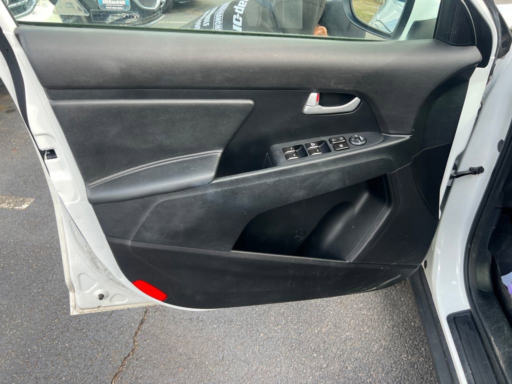 Used 2015 Kia Sportage LX image 14