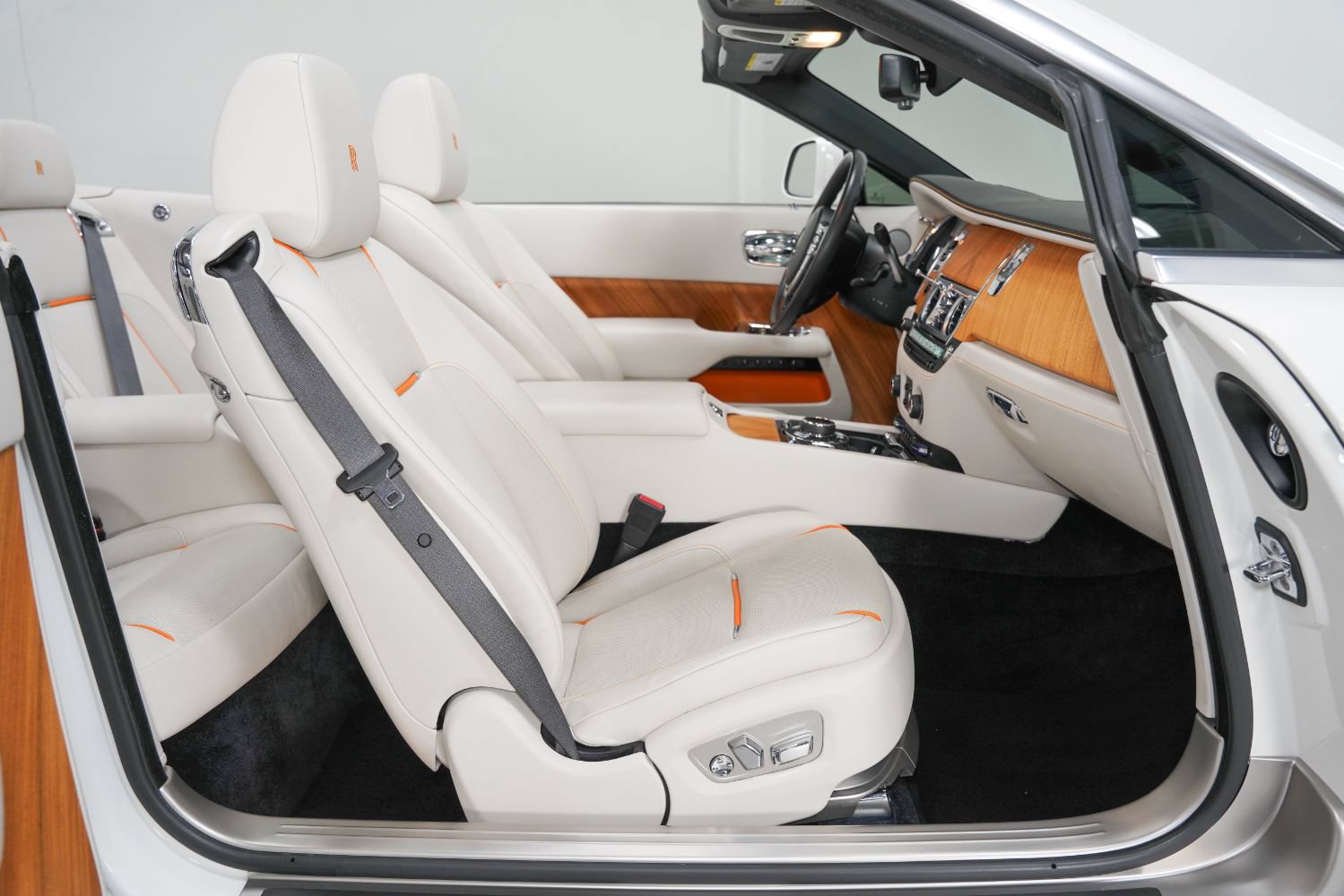 Used 2017 Rolls-Royce Dawn RWD image 25
