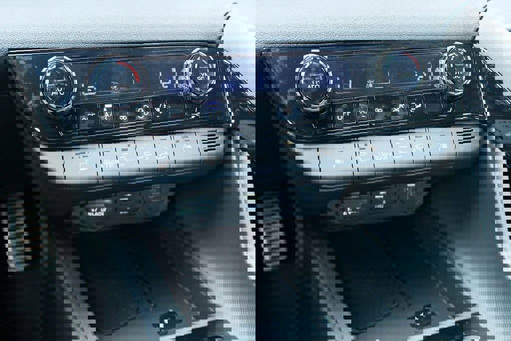 New 2026 Hyundai Elantra SEL Sport Premium image 19