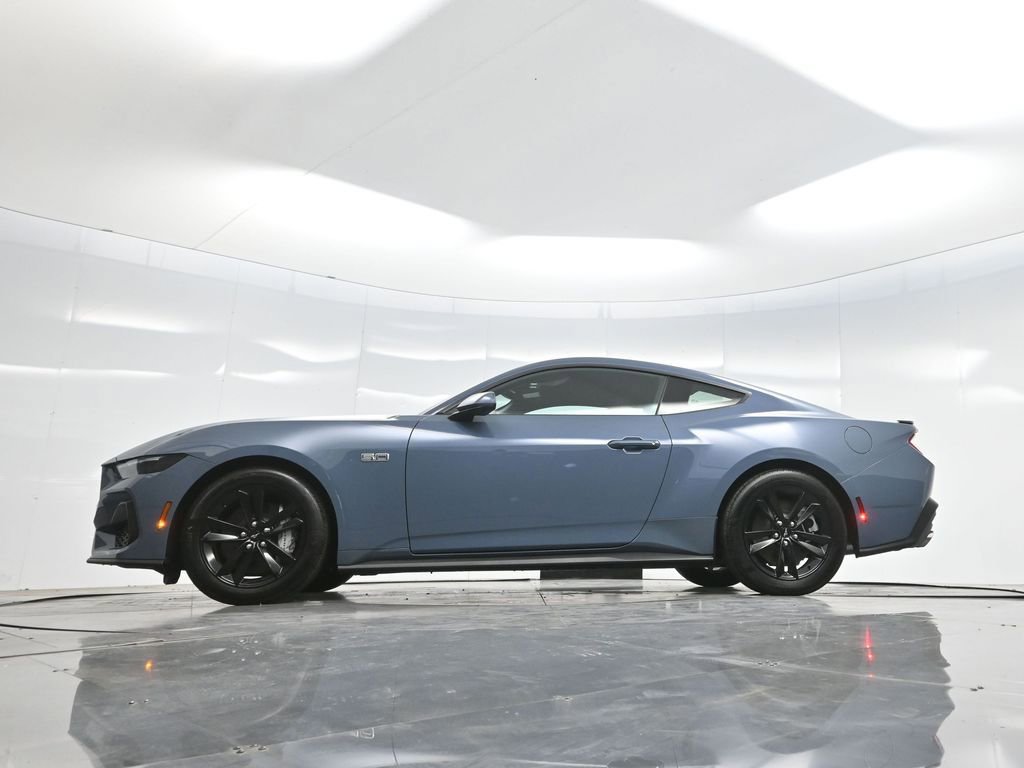 Used 2025 Ford Mustang GT RWD image 7