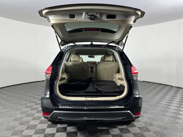 Used 2017 Nissan Rogue S FWD image 45