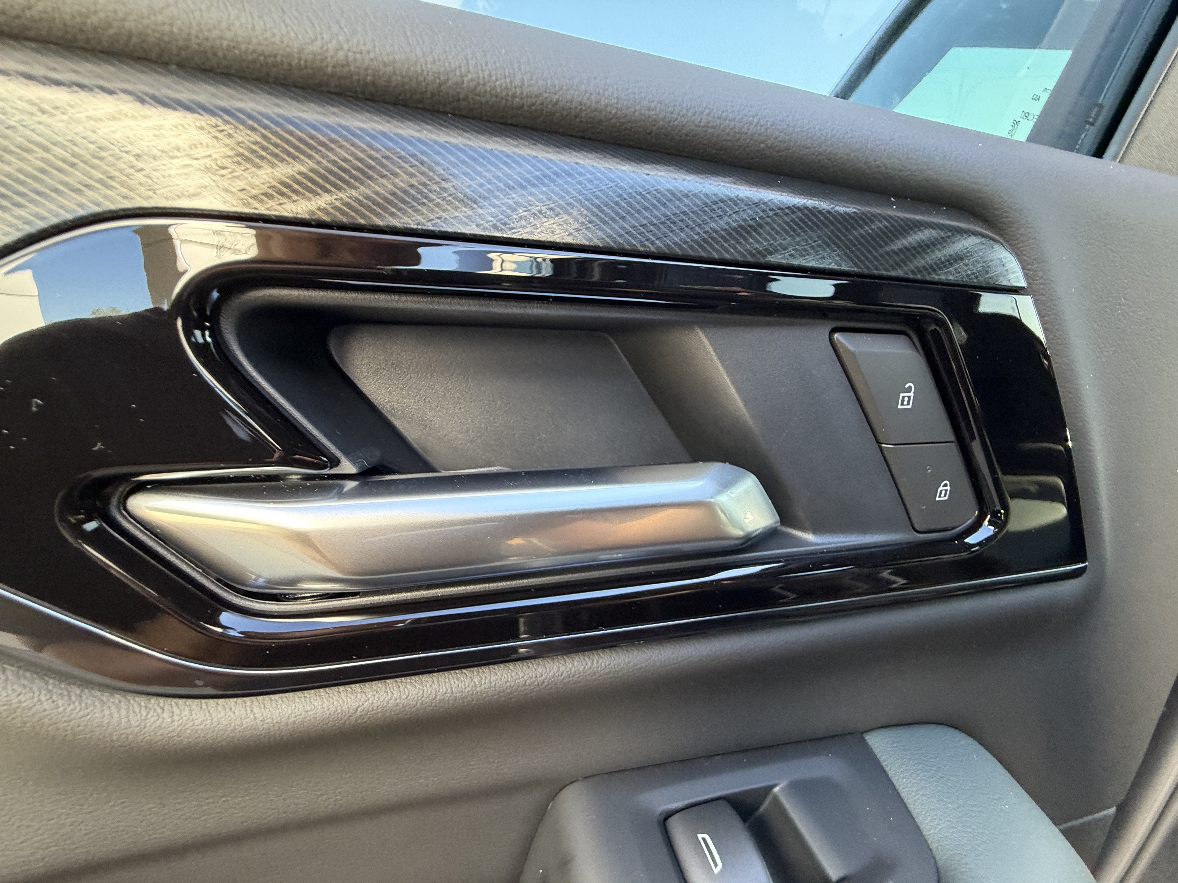 New 2027 GMC Yukon AT4 w/ AT4 Premium Plus Package AWD/4WD image 15