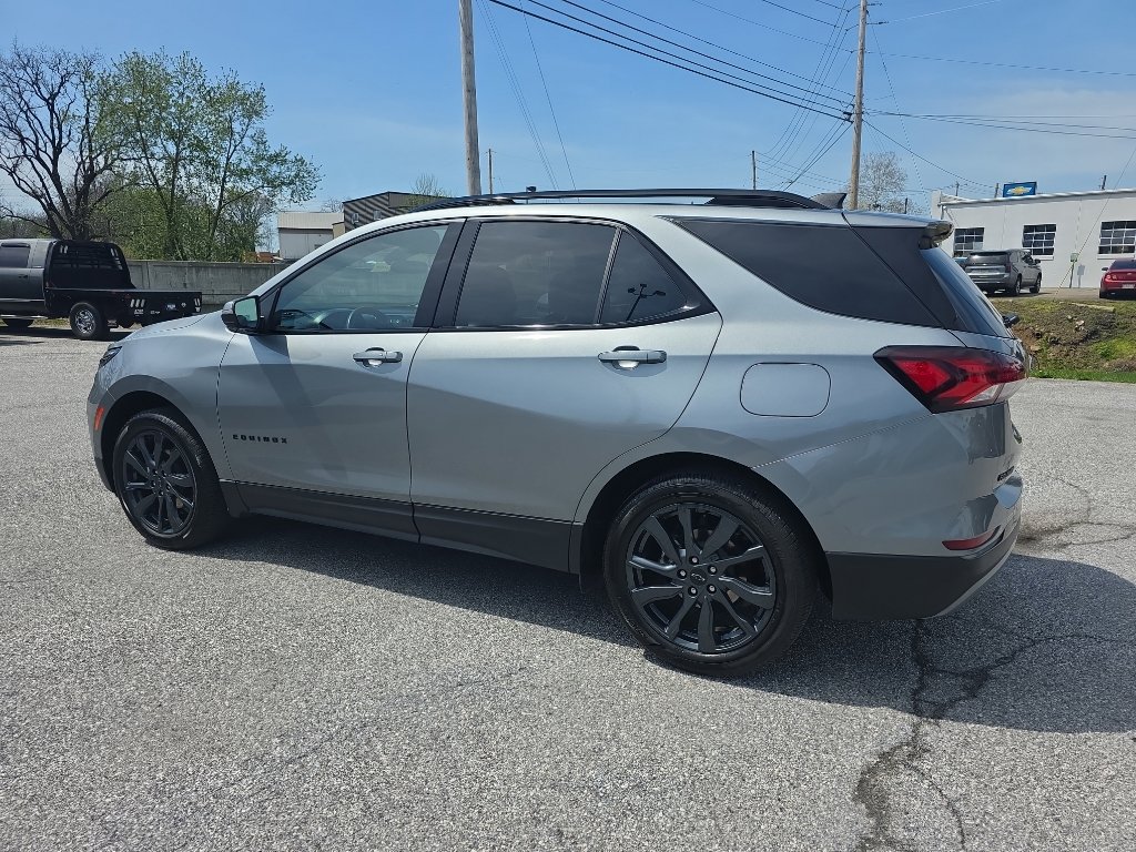 Used 2023 Chevrolet Equinox RS w/ RS Leather Package image 7
