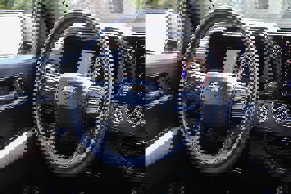 Used 2023 Chevrolet Colorado W/T image 15