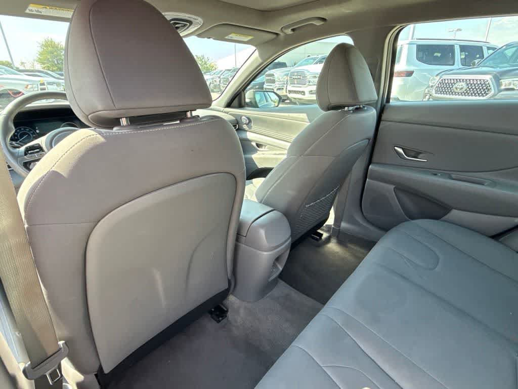 Used 2025 Hyundai Elantra SEL FWD image 14
