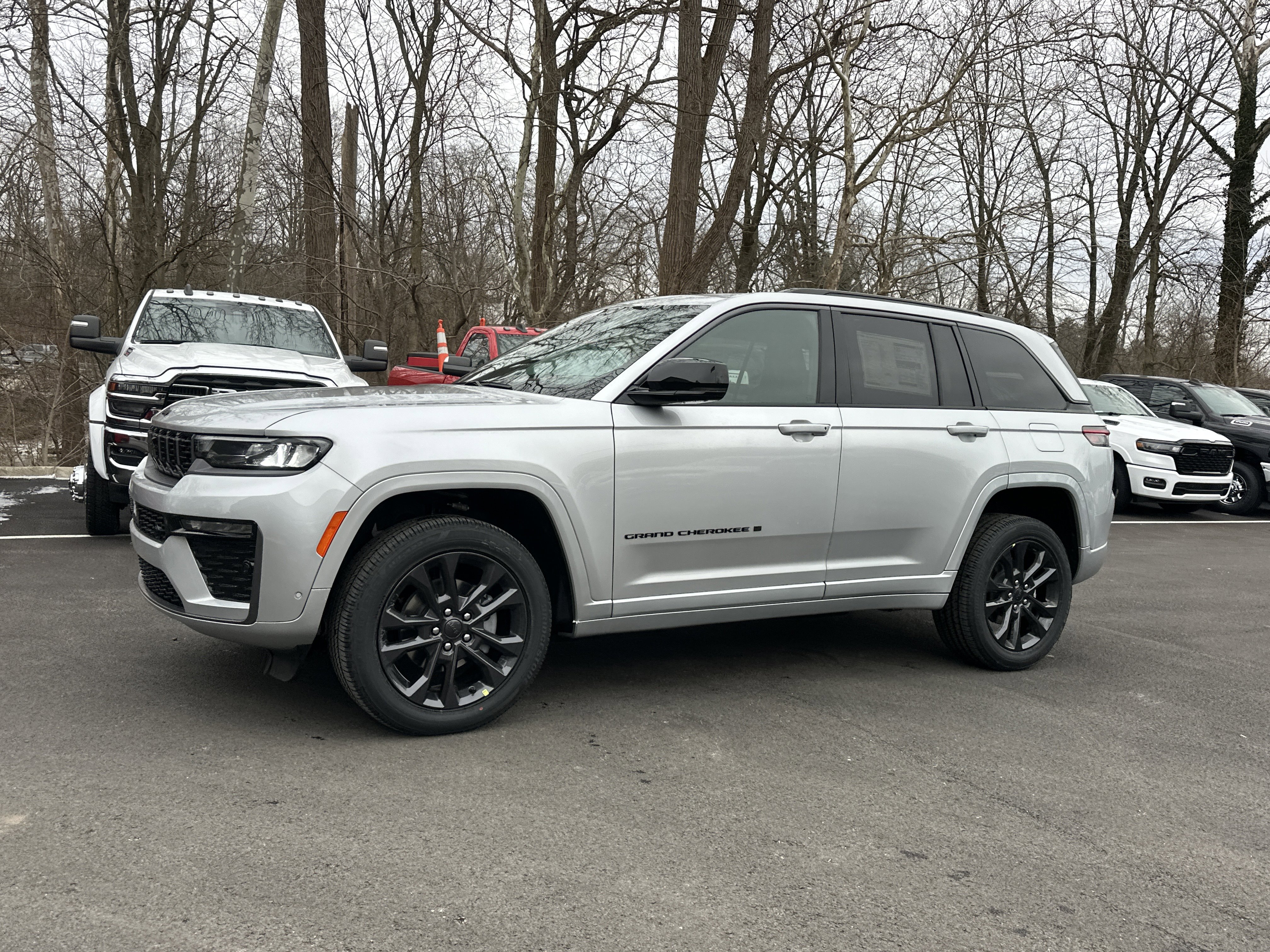 New 2026 Jeep Grand Cherokee Limited Reserve image 24