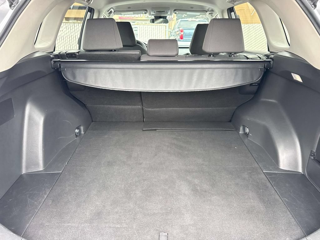 Used 2023 Toyota RAV4 XLE AWD/4WD image 11