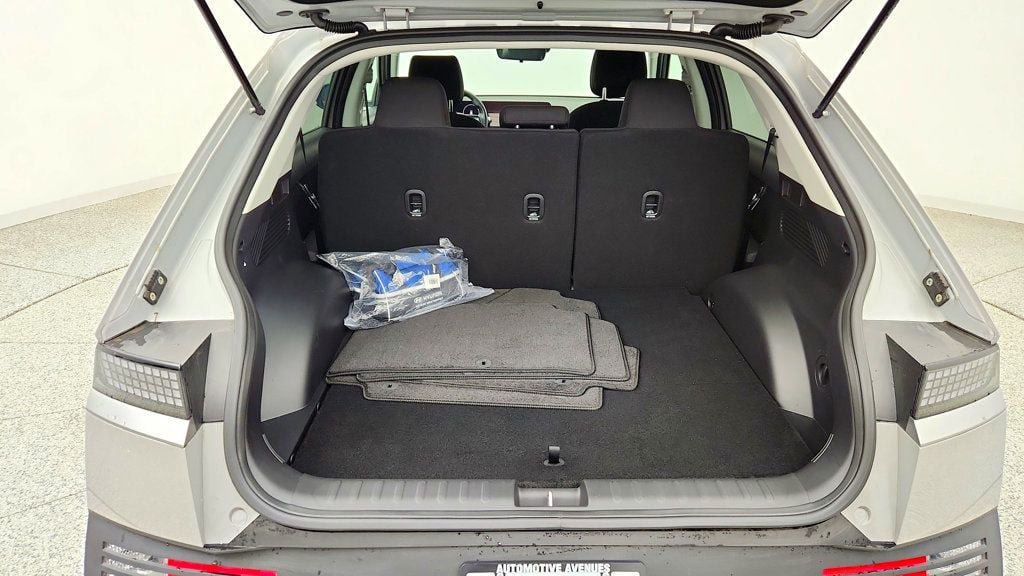 Used 2025 Hyundai Ioniq 5 SE RWD image 18