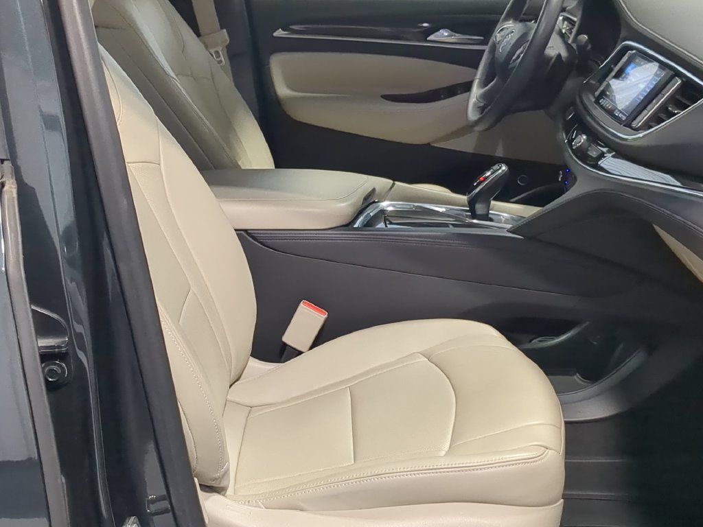 Used 2020 Buick Enclave Essence w/ Sound and Sites Package AWD/4WD image 27