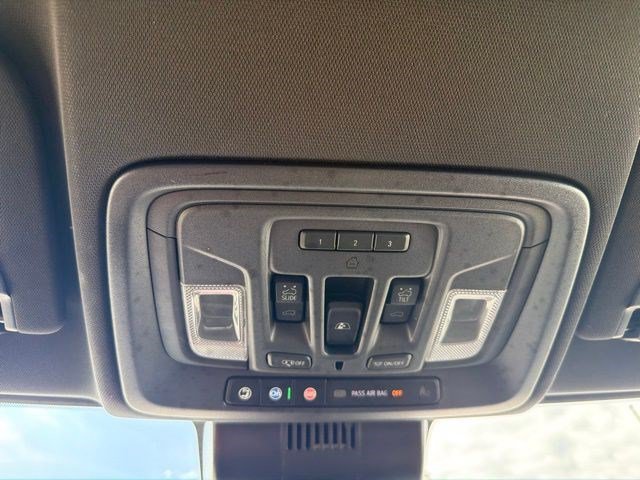 Used 2022 GMC Sierra 1500 AT4 w/ AT4 Premium Package AWD/4WD image 35