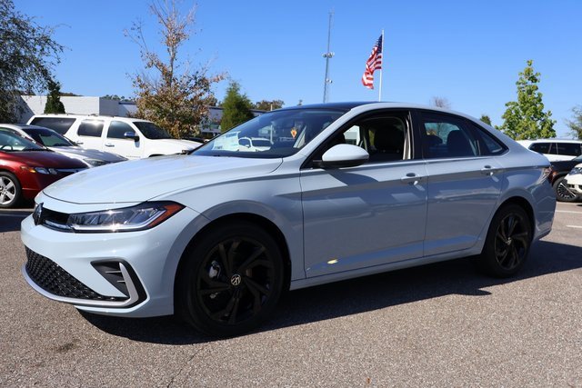 New 2026 Volkswagen Jetta SE image 3