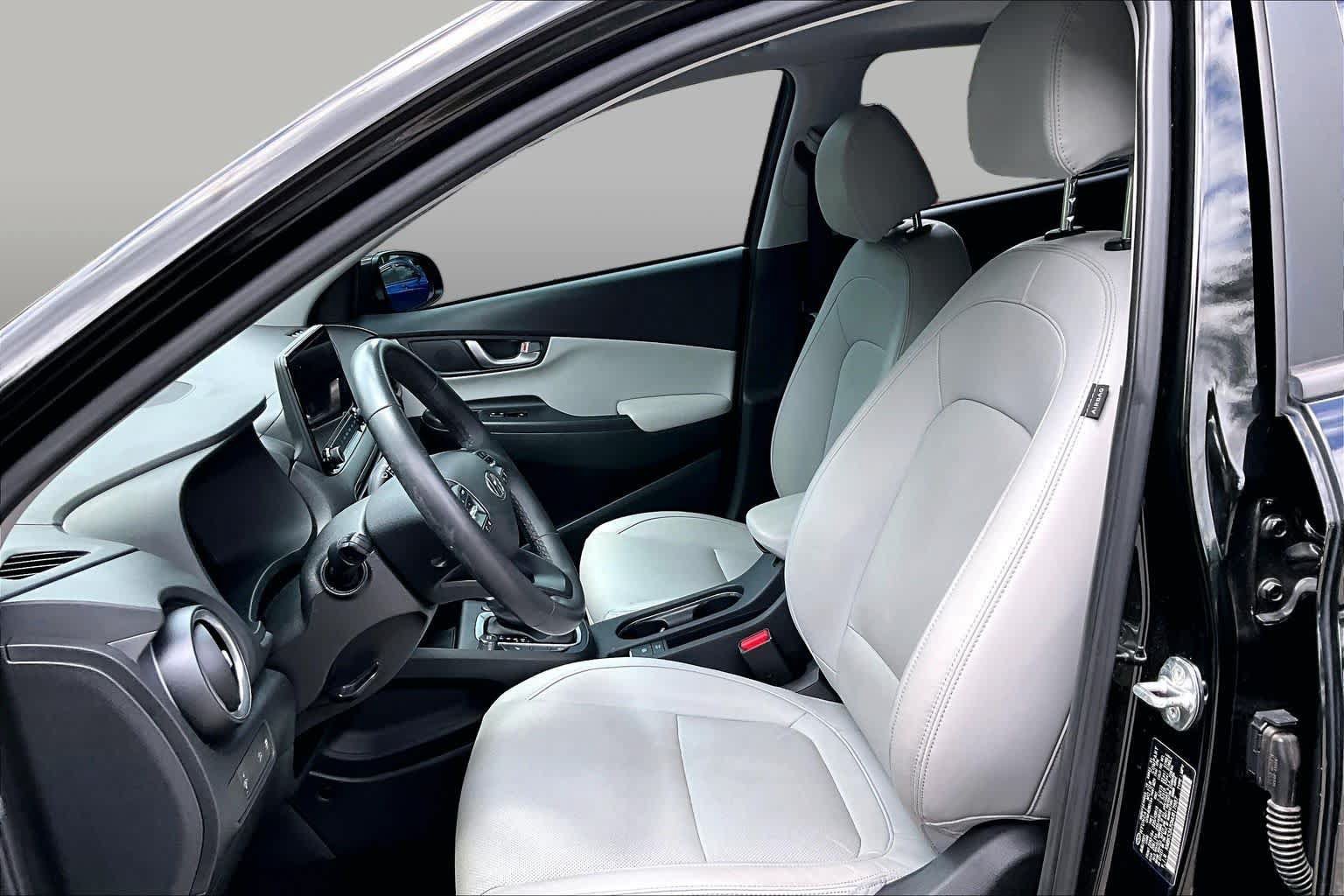 Used 2022 Hyundai Kona Limited FWD image 8