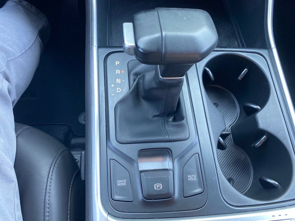Used 2025 Kia Carnival FWD image 23