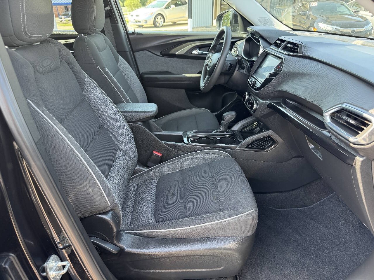 Used 2021 Chevrolet TrailBlazer LT w/ Convenience Package FWD image 20