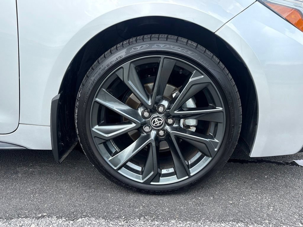 Used 2025 Toyota Corolla XSE FWD image 13
