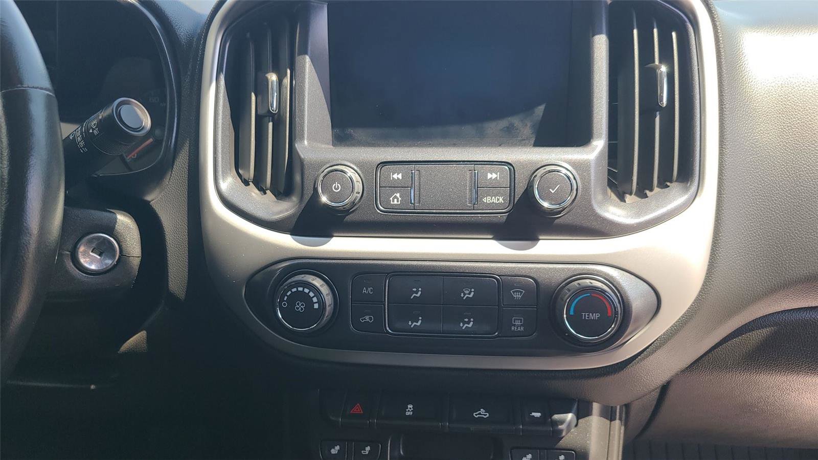 Used 2022 Chevrolet Colorado LT w/ LT Convenience Package AWD/4WD image 16