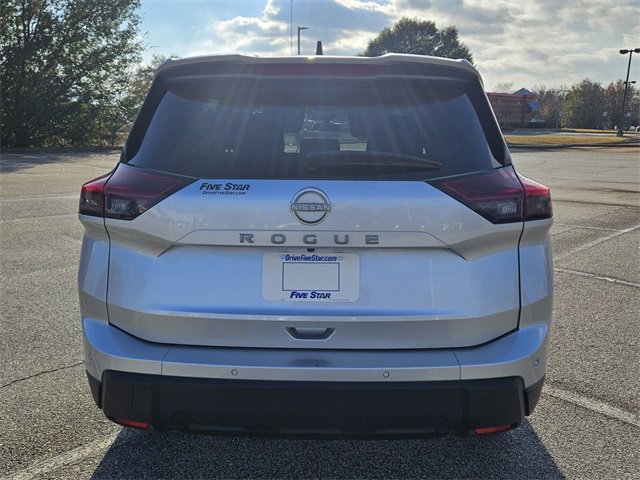 Used 2025 Nissan Rogue S image 10