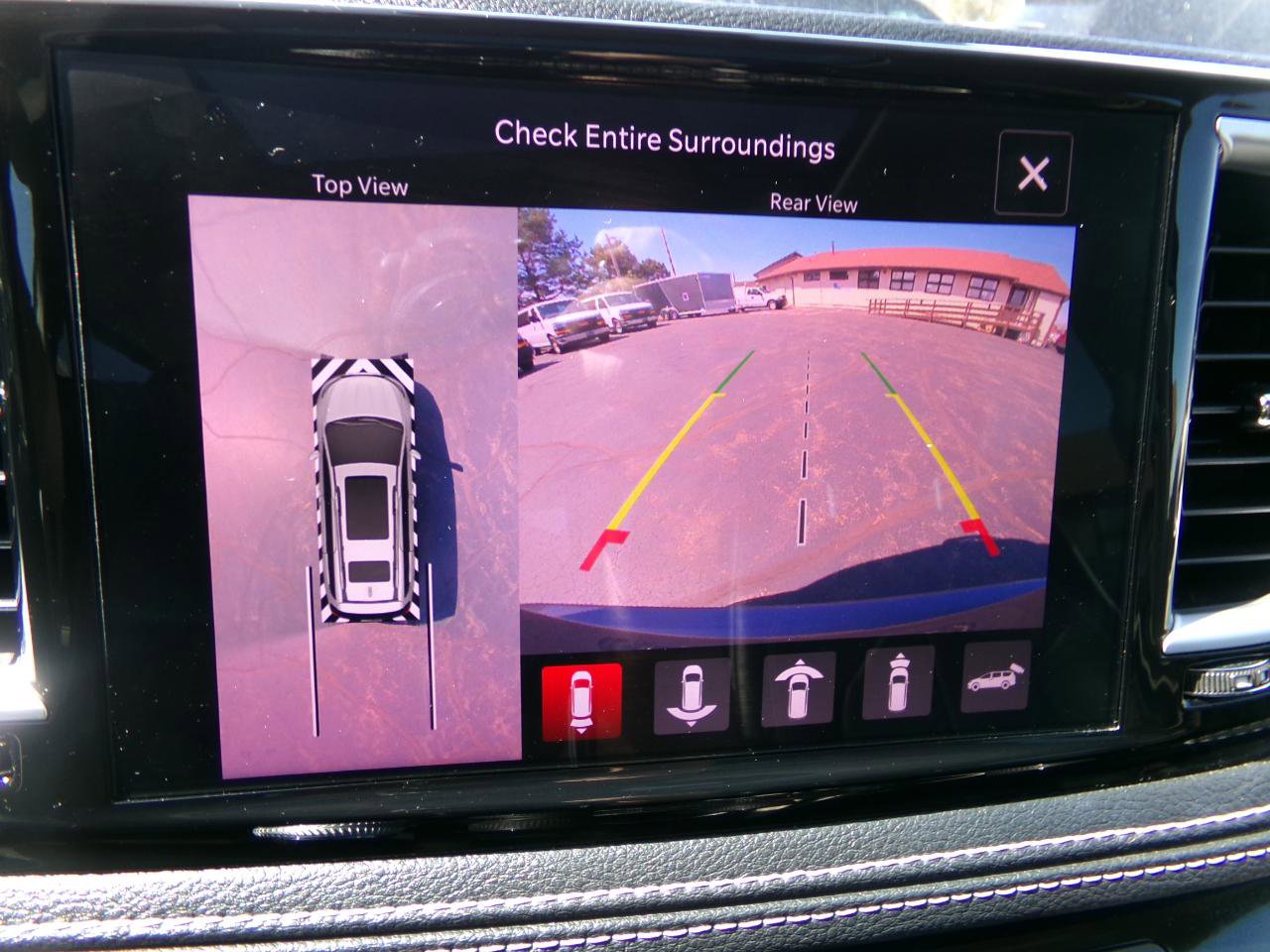 Used 2022 Chrysler Pacifica Limited FWD image 28