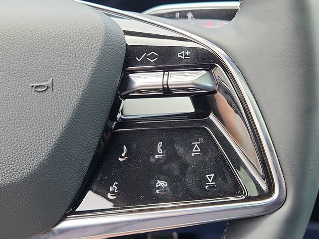 Certified 2025 Cadillac Optiq Luxury 2 AWD/4WD image 22