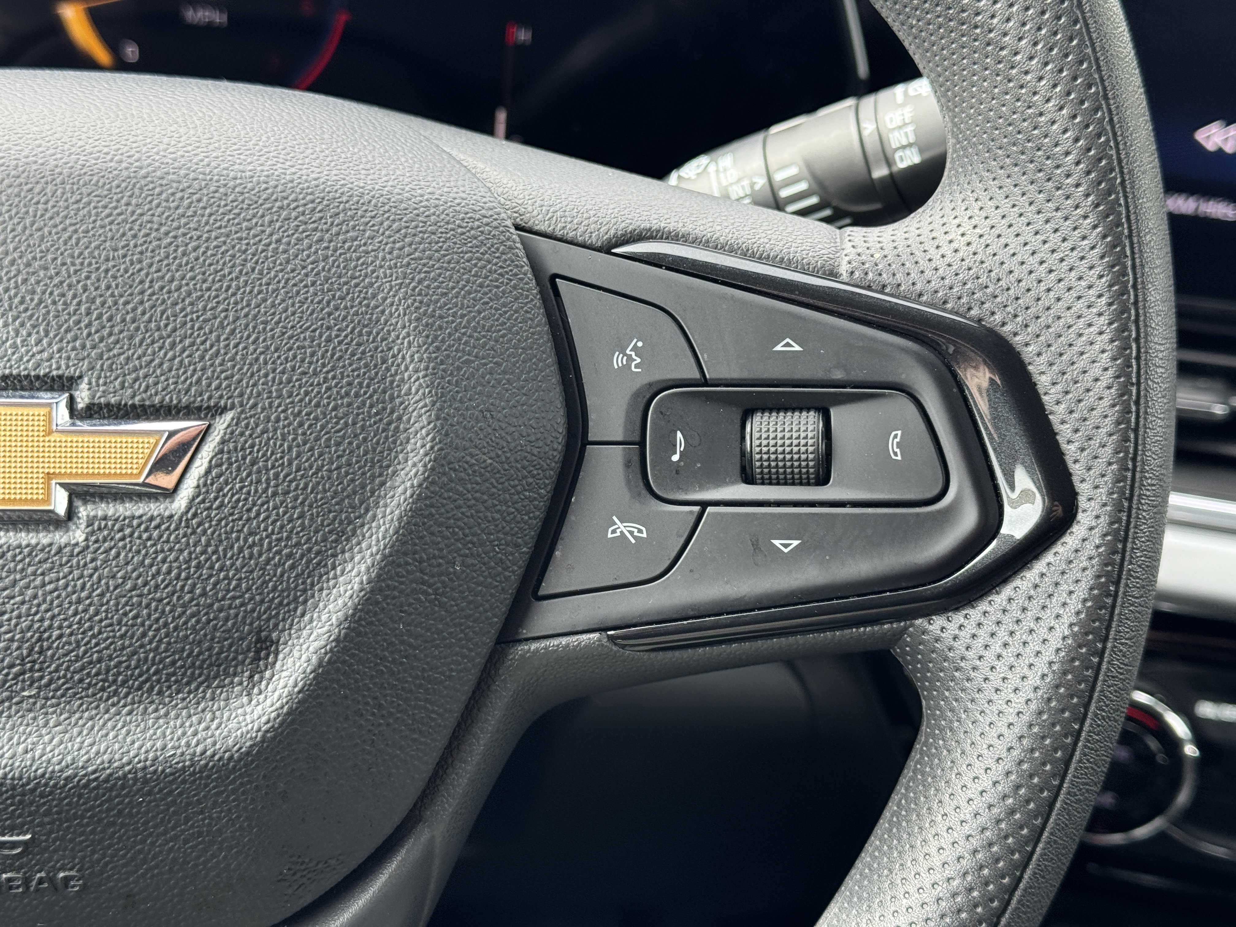 Used 2025 Chevrolet Trax LT image 33