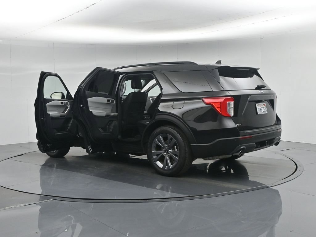Used 2023 Ford Explorer XLT w/ Equipment Group 202A image 37