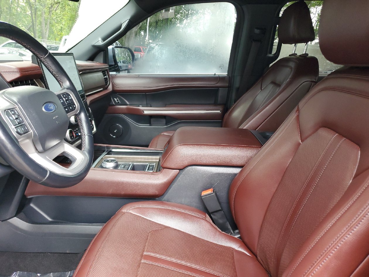 Used 2024 Ford Expedition Limited RWD image 18