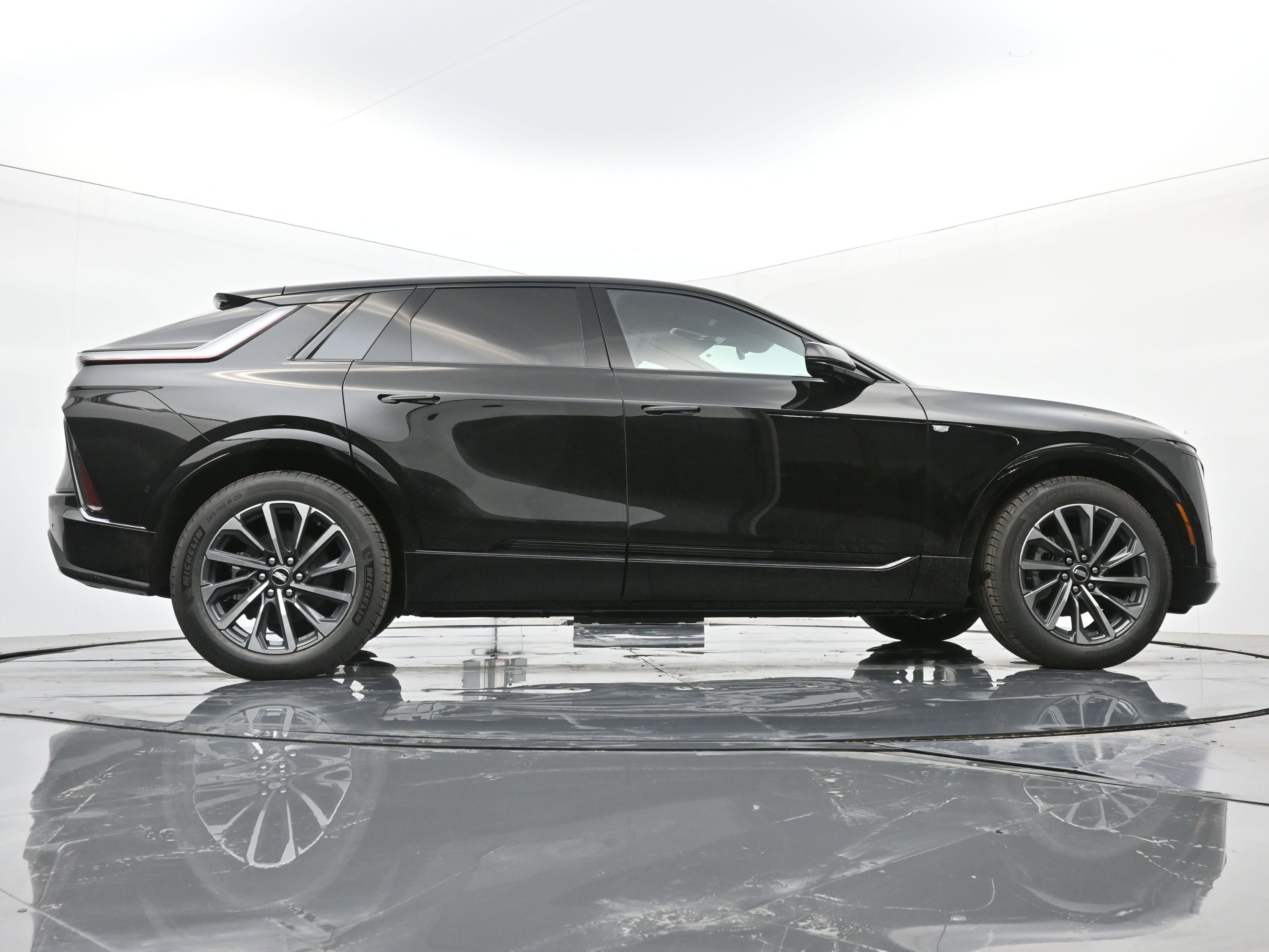 New 2025 Cadillac Lyriq Sport RWD image 20