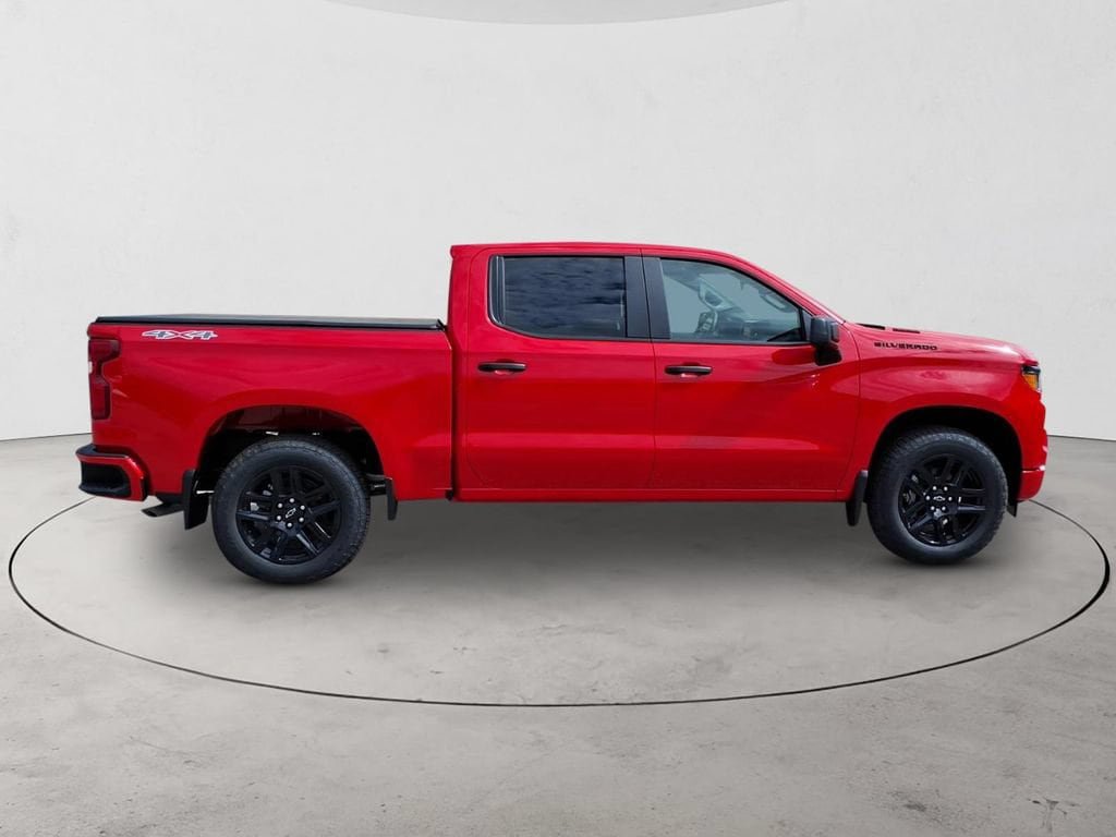 New 2026 Chevrolet Silverado 1500 Custom w/ LPO, Dark Essentials Package AWD/4WD image 4