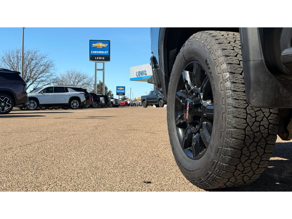 Used 2024 GMC Sierra 2500 AT4 w/ AT4 Preferred Package image 8