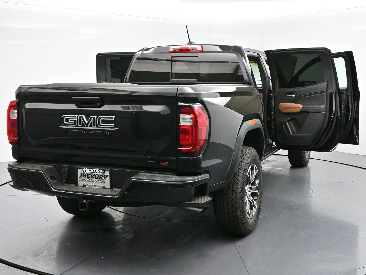 Used 2025 GMC Canyon AT4 w/ Technology Plus Package AWD/4WD image 47