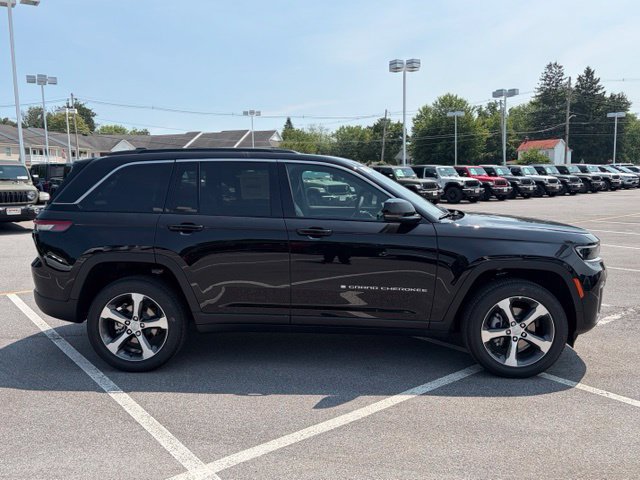 New 2026 Jeep Grand Cherokee Limited AWD/4WD image 9